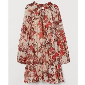H&M Light Beige Floral Dress 💚